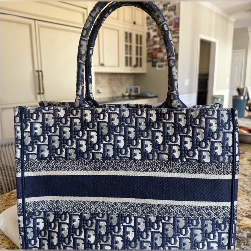 Christian Dior book tote - Picture 8 of 12